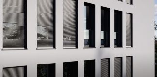 Monoblocco termico, oscurante avvolgibile e zanzariera, tutto in un’unica soluzione