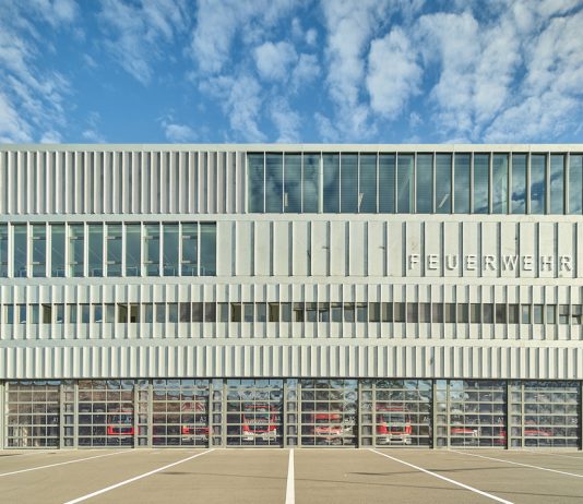 La nuova stazione dei vigili del fuoco a Colonia