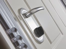 Il defender magnetico per proteggere la serratura della porta blindata