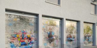 I portoni su misura per la sede del centro rafting