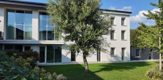 Panificio ristruttura il fienile con i vetri Optimus