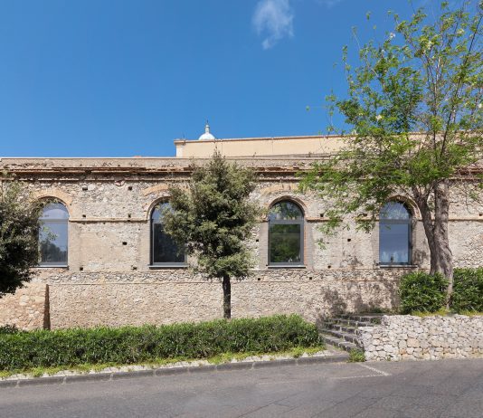 Villa Federica a Milazzo, sistemi in alluminio e storia