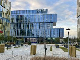 La sede L’Oreal Italia e gli 8mila mq di superficie vetrata