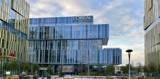 La sede L’Oreal Italia e gli 8mila mq di superficie vetrata