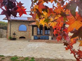 Il relais vista Langhe con finestre in legno