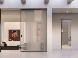 Frame Zero, la nuova versione filomuro in vetro con profilo in alluminio