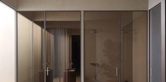 Shoin e L7: le soluzioni in vetro e alluminio per il bagno