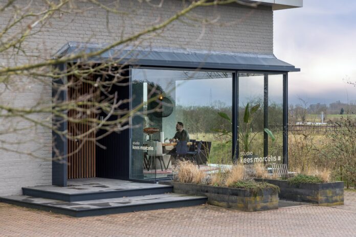 638.17 Steel and glass doors_Studio Kees Marcelis_Studio Kees Marcelis_Oosterbeek_NL_high_res