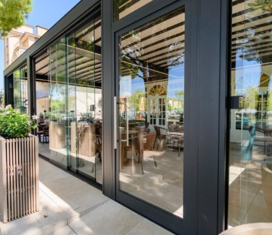 La Pasticceria delle Rose rinnova il dehor