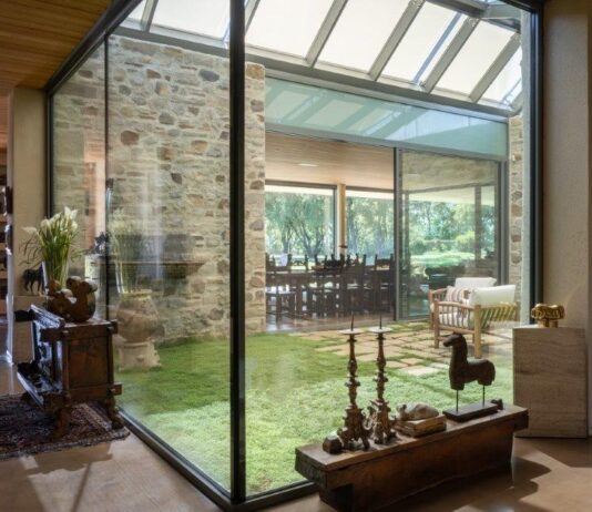 Contini Architettura firma una casa a patio luminosa