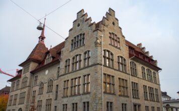 Il distanziatore a bordo caldo per il complesso Lavater