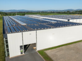 Il nuovo impianto fotovoltaico sui tetti degli stabilimenti Fakro