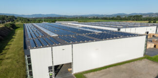 Il nuovo impianto fotovoltaico sui tetti degli stabilimenti Fakro