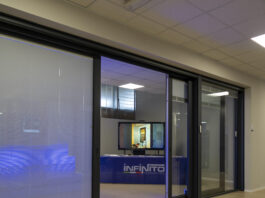 Infinito Serramenti ha inaugurato il nuovo showroom dedicato ai sistemi in PVC Kömmerling