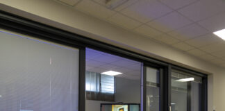 Infinito Serramenti ha inaugurato il nuovo showroom dedicato ai sistemi in PVC Kömmerling