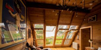 FGH-V Galeria: la finestra da tetto che si trasforma in balcone