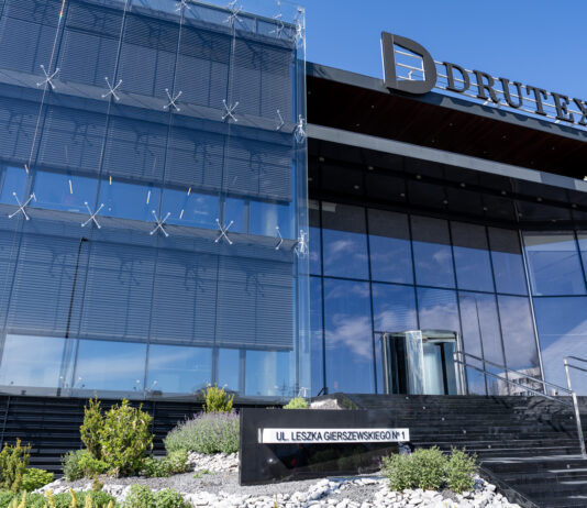 Drutex, la sede cambia indirizzo in omaggio al fondatore