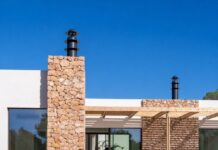 Villa Neutra a Formentera: le soluzioni per un involucro leggero e resistente