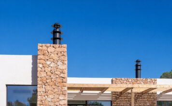 Villa Neutra a Formentera: le soluzioni per un involucro leggero e resistente