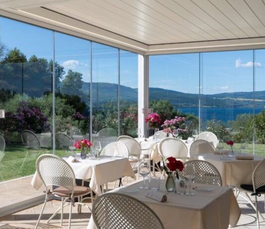 Vigna Caio Relais & Spa: una pergola bioclimatica per il relais sul lago