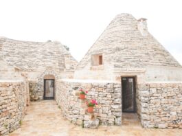Nuova luce per i trulli di una masseria a Noci