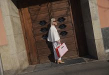 Freitag si espande in lungo e in largo