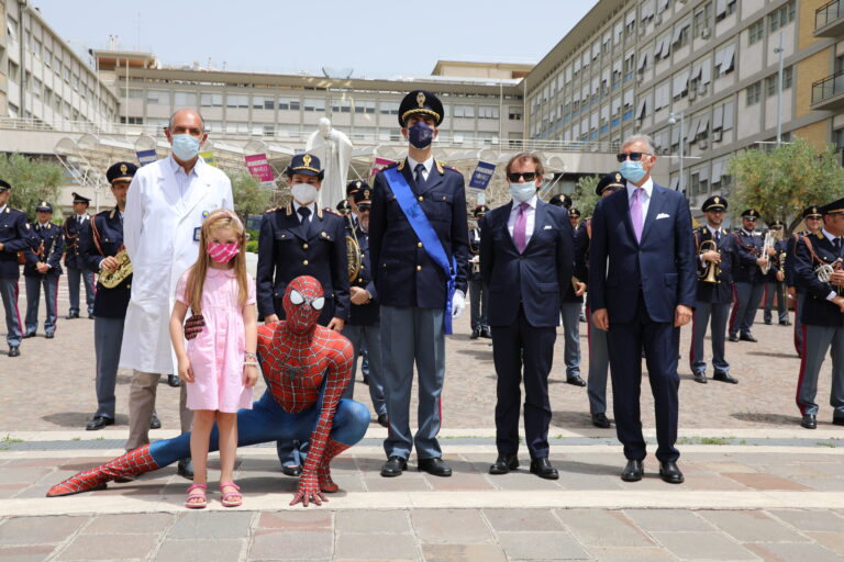 Musica e supereroi per i reparti pediatrici del Policlinico Gemelli