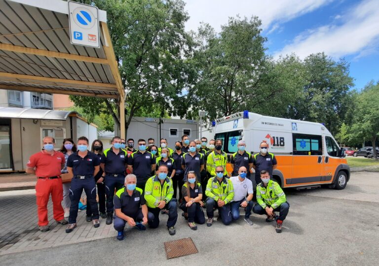 Modena, vecchia ambulanza diventa spazio formativo