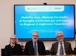 Malattie rare: accordo Simg-Simi per diagnosi precoce e presa in carico Da sinistra Gaetano PIccinocchi, Annalisa Scopinaro, Nicola Montano, Alessadro Rossi e Raffaele Manna durante la presentazione dell'accordo tra medici di medicina generale e internisti per la rete sulle malattie rare