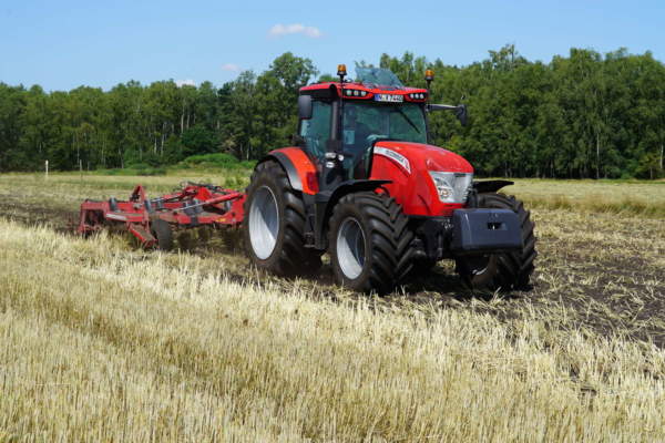 trattore agricolo mccormick