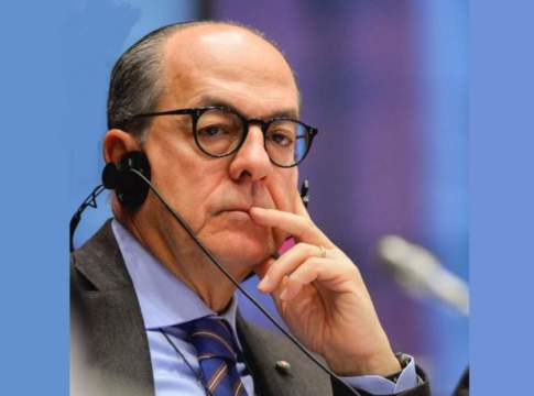 De Castro contro la truffa dell’incetta di terre e di contributi