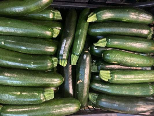 Zucchine in ripresa, pomodori stabili, scendono le angurie
