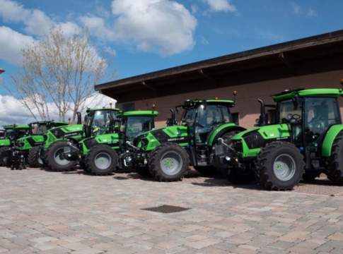 Bonifiche Ferraresi, consegnati sei trattori Deutz-Fahr alla tenuta di Cortona