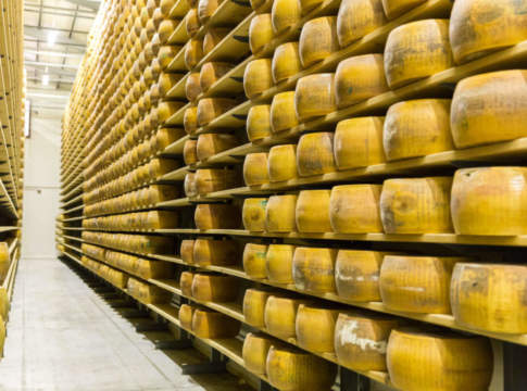 Parmigiano Reggiano, nel 2023 il fatturato ha superato i tre miliardi parmigiano reggiano