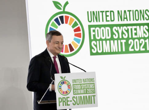 «Vaccini e cibo per tutti»