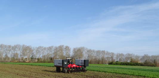 robot in campo a Fira