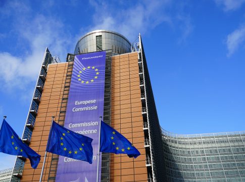 Bruxelles alle prese con semplificazione Pac, bilancio 2028-2034 e nuove frizioni commerciali Bruxelles