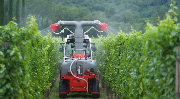 Tecnologia e innovazione per trattamenti efficaci in vigneto nebulizzatore HIT 56