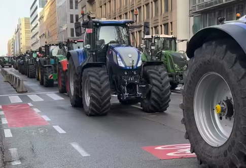 Agricoltori europei a Bruxelles contro Mercosur e tagli alla Pac agricoltori europei