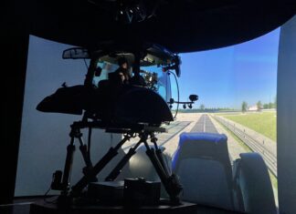 Robot e realtà virtuale: Cnh trasforma San Matteo Simulatore Cnh Modena