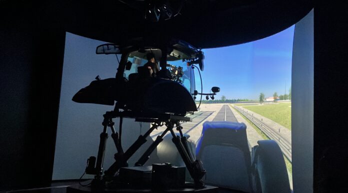 Robot e realtà virtuale: Cnh trasforma San Matteo Simulatore Cnh Modena