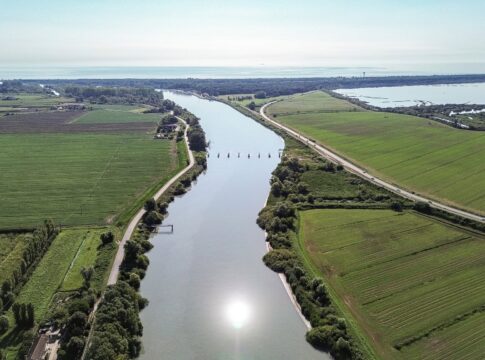 Da Grande Fiume a torrente: crolla la portata del Po e Anbi lancia l’allarme