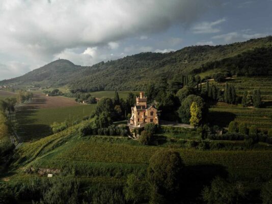 Castello Bonomi apre la vendemmia in Franciacorta