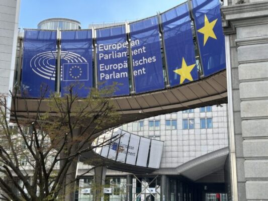 La svolta di Bruxelles: l’Europa riscopre la produzione