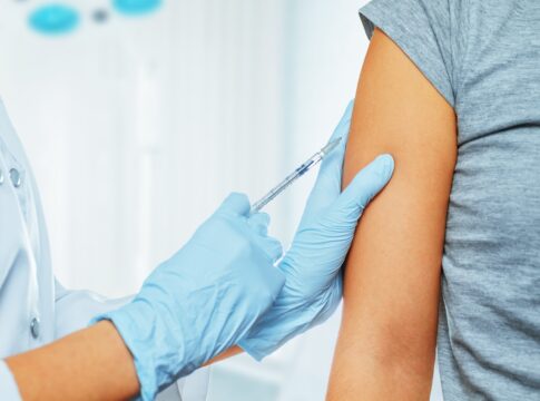Influenza, vaccino gratuito per chi lavora con suini e avicoli