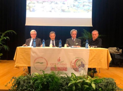 Al via il biennio “Conegliano Valdobbiadene Città Italiana del Vino 2026-2027” Da sinistra: Giulio Somma, Diego Tomasi, Eugenio Pomarici, Fabio PIccoli