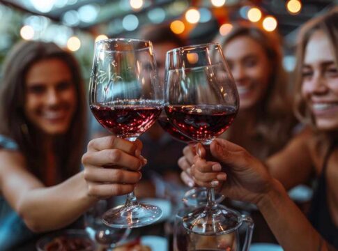 Cosa metti nel calice? Il sondaggio su Gen Z e consumo di vino